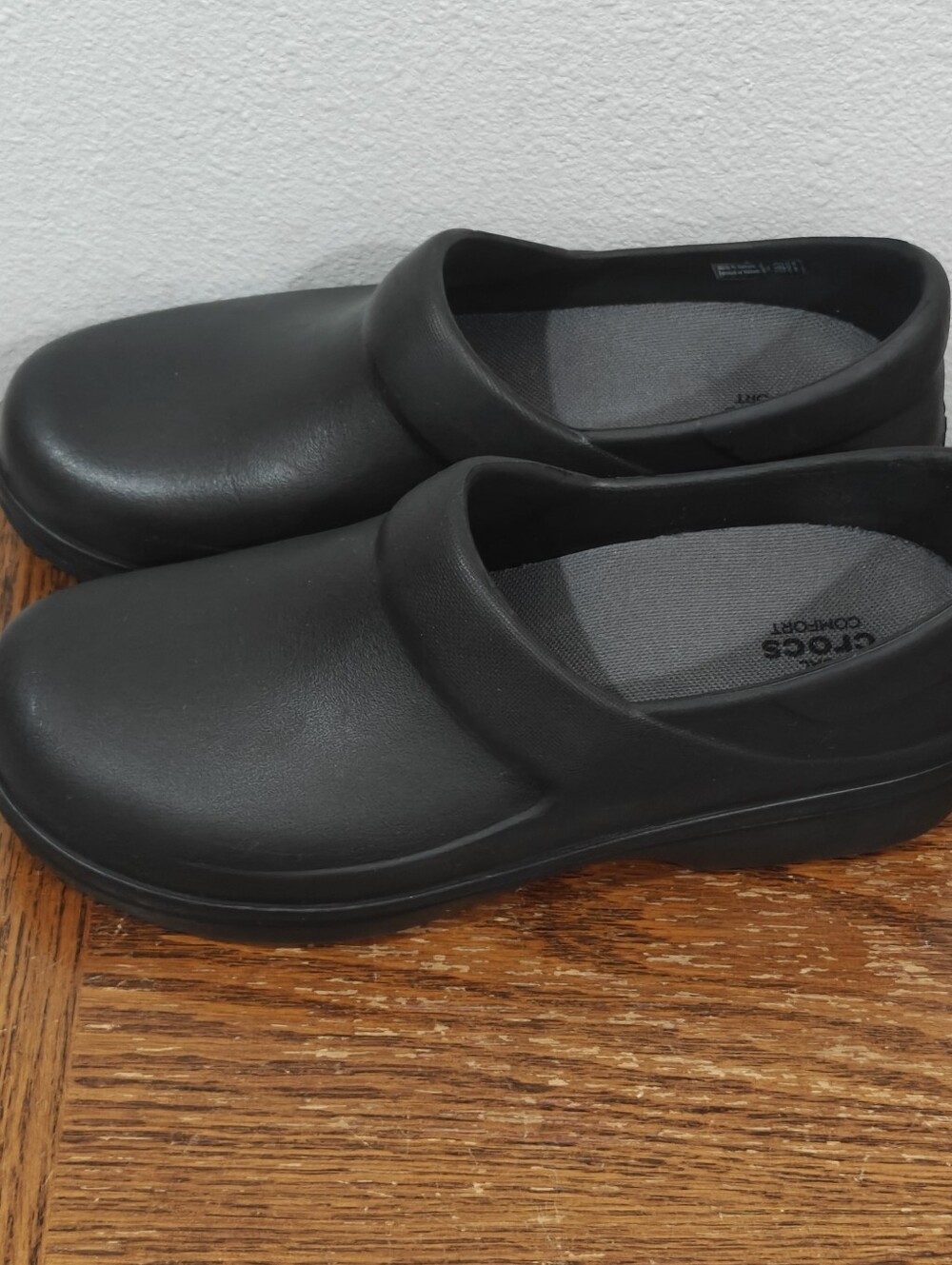 NWOT Crocs Women's Neria Pro II Black Work Clogs Slip-Resistant Size 9 - Picture 3 of 9